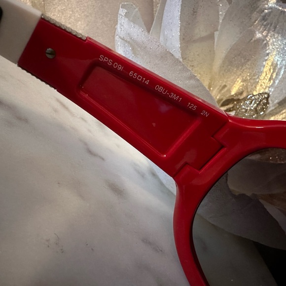 PRADA Unisex sunglasses - Picture 7 of 11